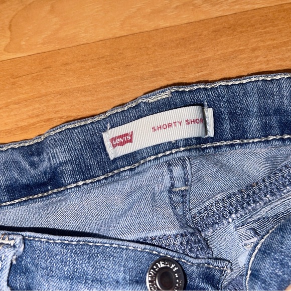 levi shorts - Picture 2 of 4